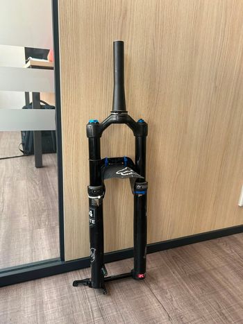 Used Fox 34 Elite Performance Fork 2021 bike — image 5 of 6