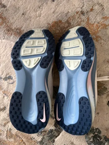 Used Nike Vomero 18 bike — image 5 of 7
