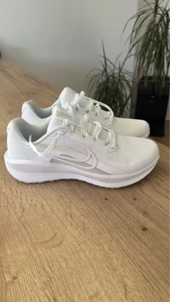 Used Nike Basket femme Running Shoes