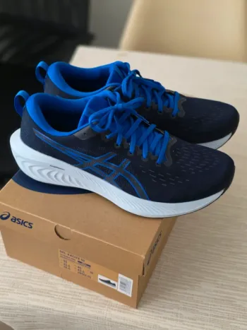 Gebrauchtes Asics Running Shoes bike — Bild 2 von 4