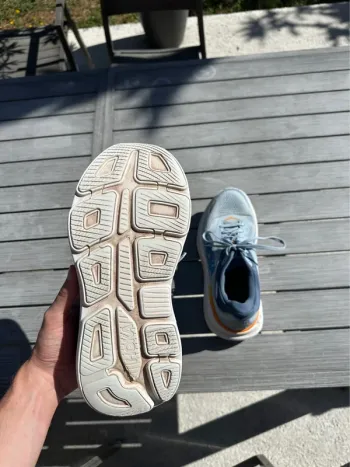 Hoka Bondi 9 bike usato — immagine 2 di 7