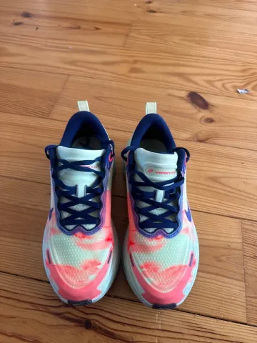 Used Nike Vomero Plus Running Shoes