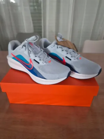 Used Nike Downshifter 13 Running Shoes