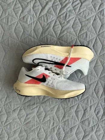 Used Nike Zoom Fly 6 bike — image 2 of 4