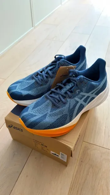 Used Asics Dynablast 5 Running Shoes