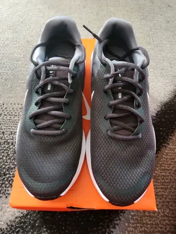 Used Nike Revolution 7 bike — image 5 of 12
