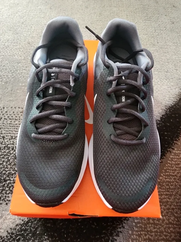 Used Nike Revolution 7 bike — image 5 of 12