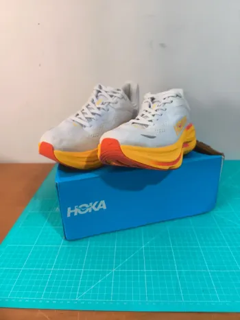 Used Trek Bondi 9 Running Shoes