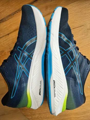 Used Asics GT-4000 3 bike — image 4 of 9
