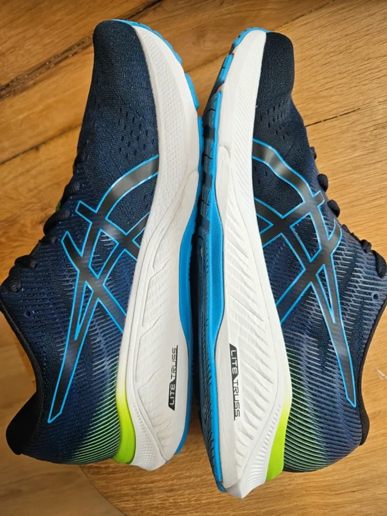 Used Asics GT-4000 3 bike — image 4 of 9