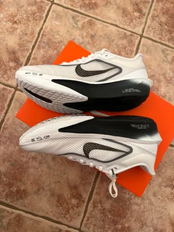 Używany Nike Zoom Fly 6 bike — zdjęcie 2 z 3