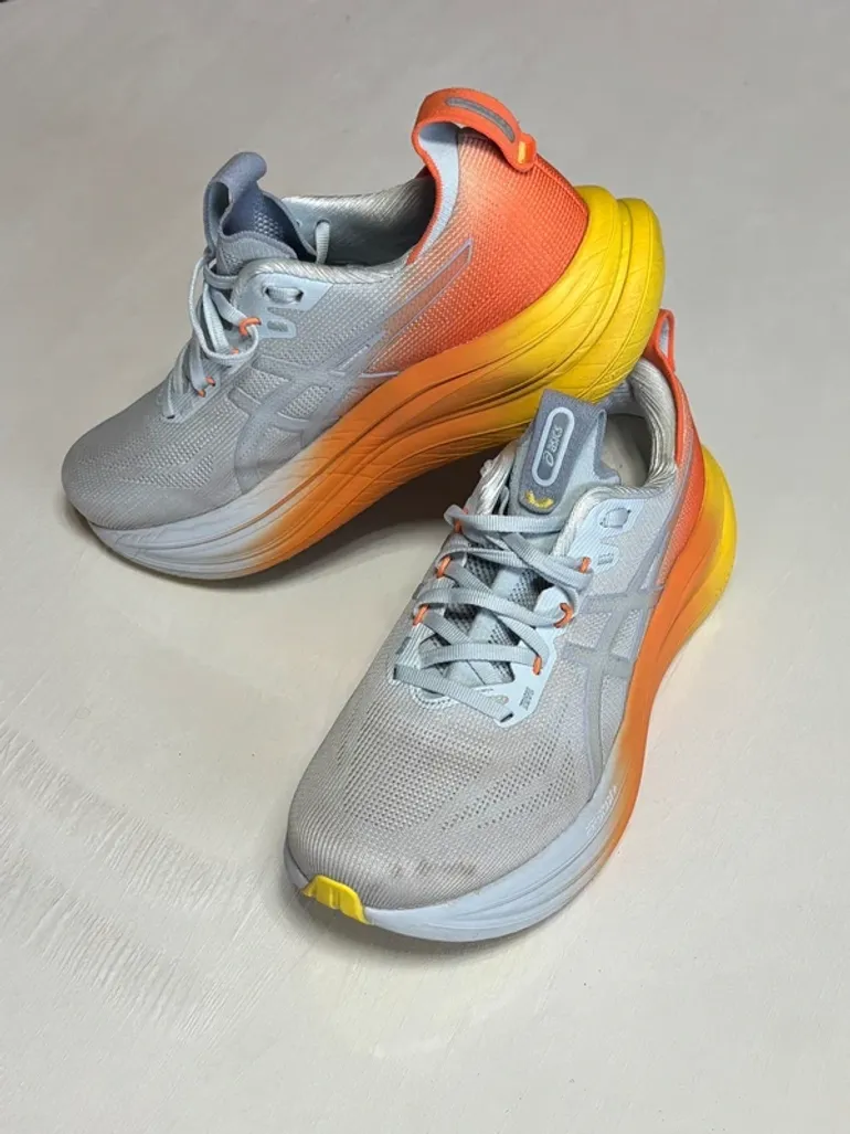 Używany Asics Gel Nimbus 28 bike — zdjęcie 2 z 4