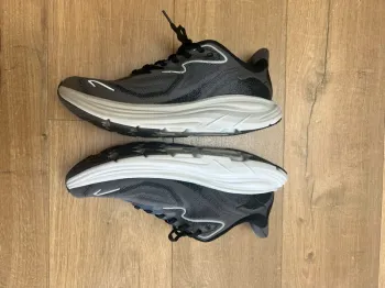 Used Hoka Trailrunning Shoes bike — image 4 of 9