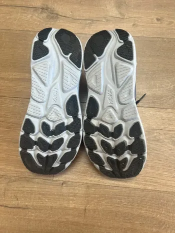 Used Hoka Trailrunning Shoes bike — image 6 of 9