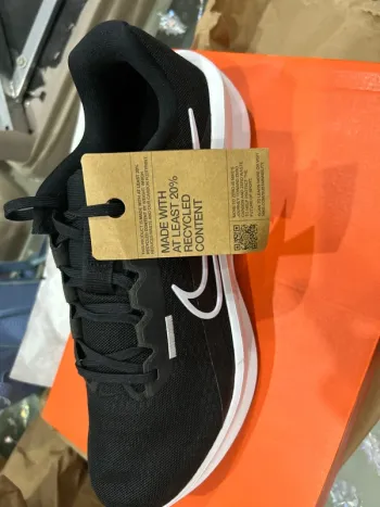 Used Nike Running Shoes bike — image 2 of 7