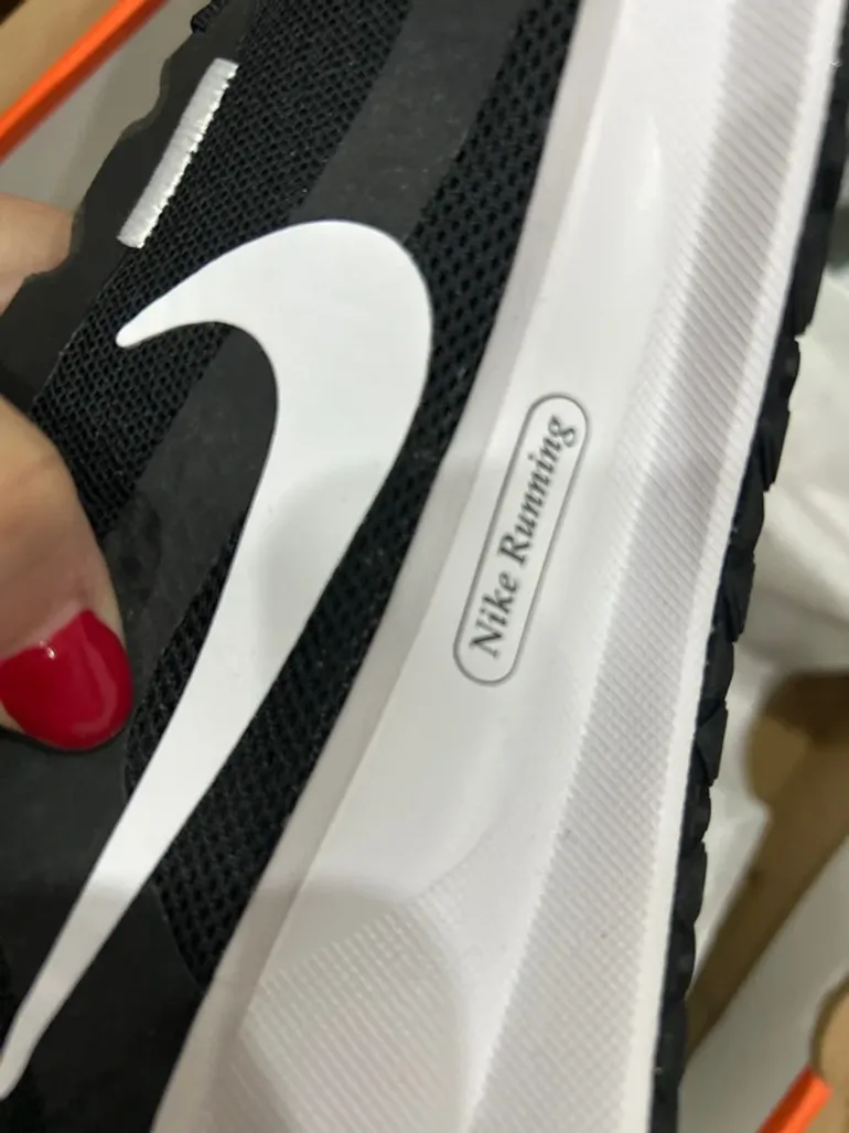 Used Nike Running Shoes bike — image 5 of 7