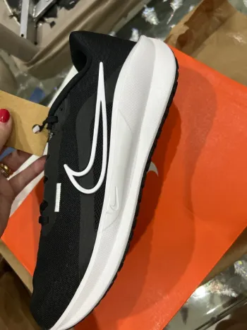 Used Nike Running Shoes bike — image 3 of 7