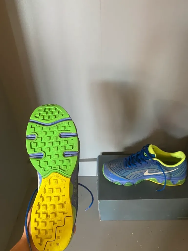 Použité Nike schoenen Maat 42 bike — obrázek 8 z 15