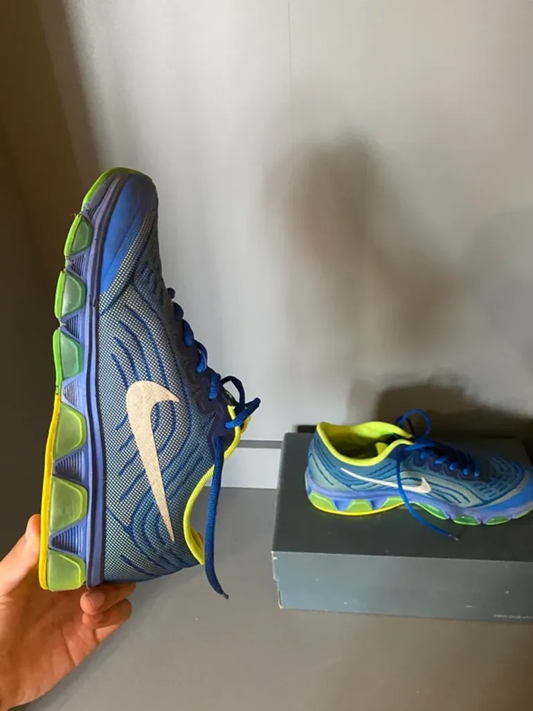 Použité Nike schoenen Maat 42 bike — obrázek 13 z 15
