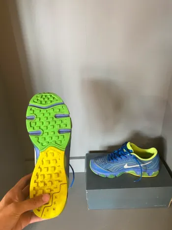 Použité Nike schoenen Maat 42 bike — obrázek 2 z 15