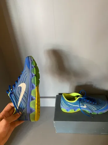 Použité Nike schoenen Maat 42 bike — obrázek 12 z 15