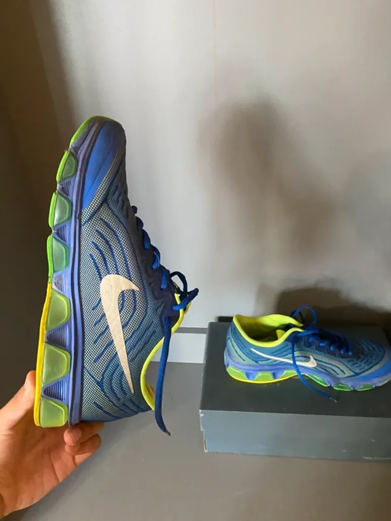 Použité Nike schoenen Maat 42 bike — obrázek 14 z 15