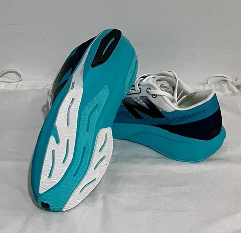 New Balance Rebel v4 bike usato — immagine 2 di 3