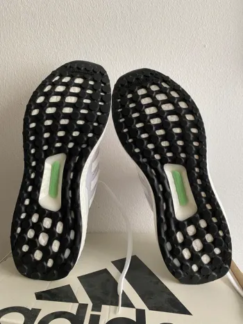 Adidas Ultraboost 1.0 bike d'occasion — image 3 sur 11