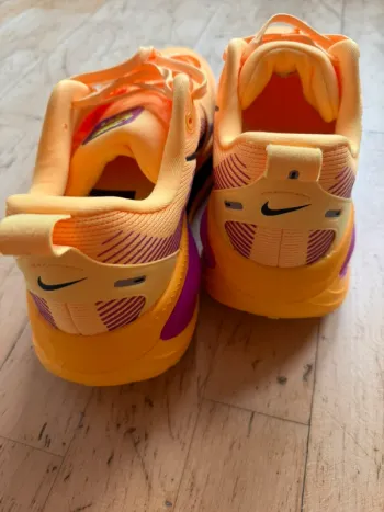 Tweedehands Nike Vomero 18 bike — afbeelding 4 van 6