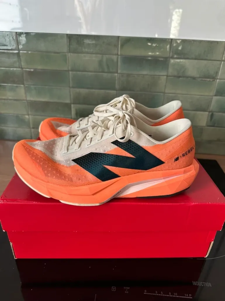 Gebrauchtes New Balance Revel V4 bike — Bild 4 von 7