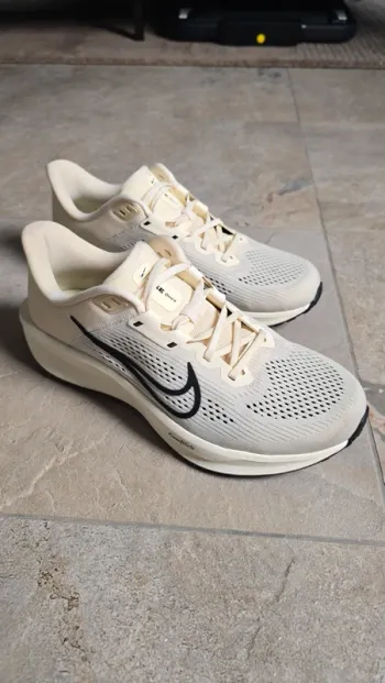Tweedehands Nike Quest 6 Running Shoes