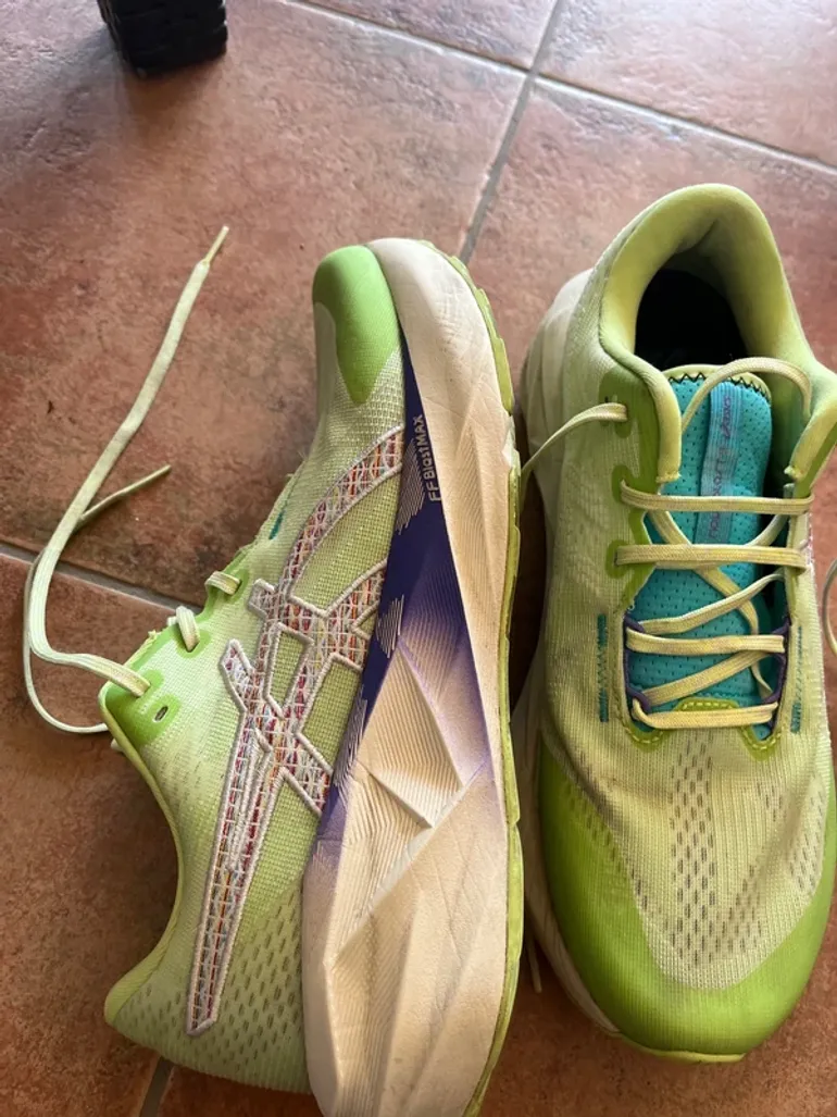 Gebrauchtes Asics Novablast 5 TR bike — Bild 4 von 4