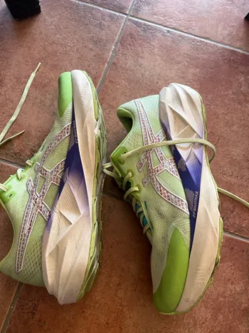 Gebrauchtes Asics Novablast 5 TR Running Shoes