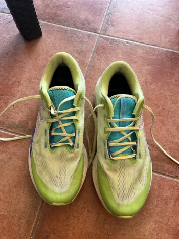 Gebrauchtes Asics Novablast 5 TR bike — Bild 2 von 4