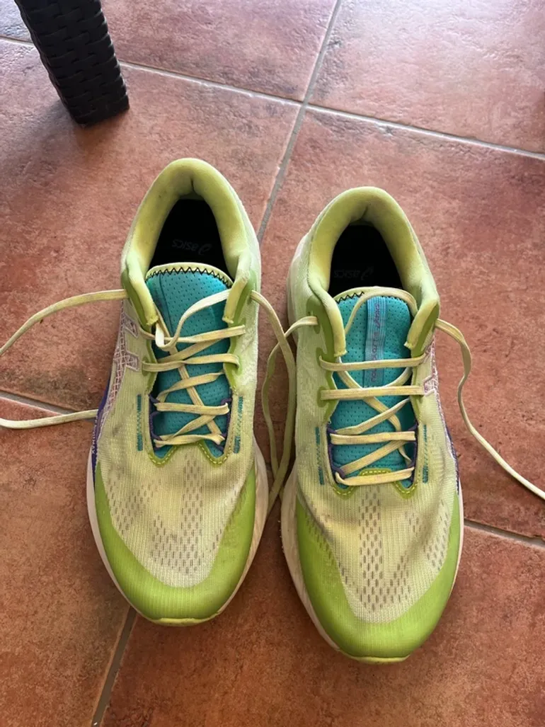 Gebrauchtes Asics Novablast 5 TR bike — Bild 2 von 4