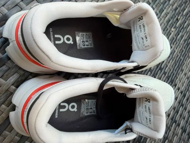 Brugt On Running On Laufschuhe 42 bike — billede 2 af 8