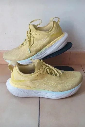 Gebrauchtes Asics Gel Nimbus 25 Running Shoes