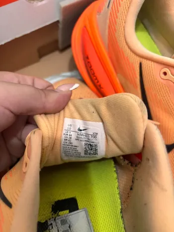 Tweedehands Nike Vomero 18 bike — afbeelding 3 van 6