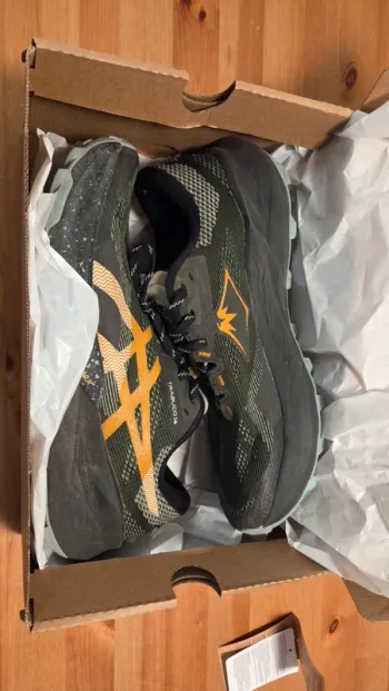 Gebrauchtes Asics Trabuco 14 Running Shoes