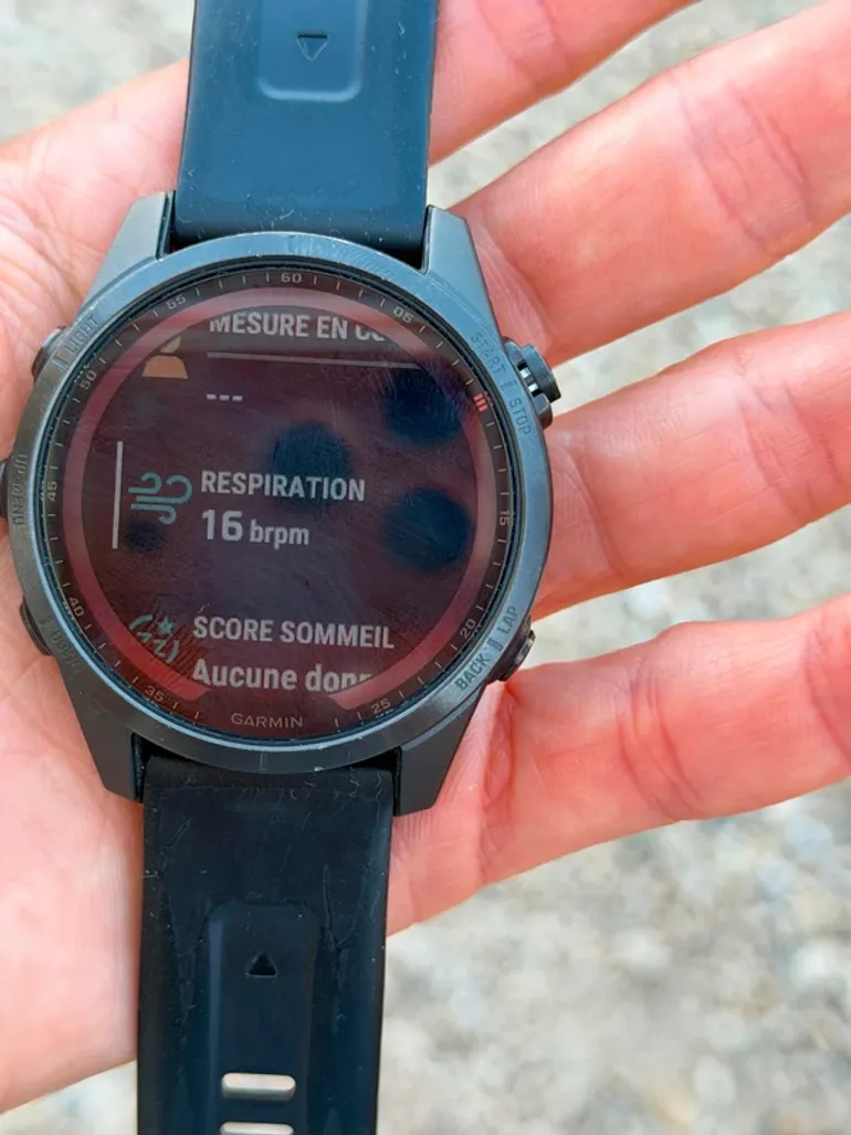 Used Garmin Fenix 7S Sapphire Solar bike — image 4 of 5