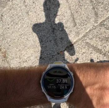Garmin Forerunner 970 bike d'occasion — image 4 sur 4