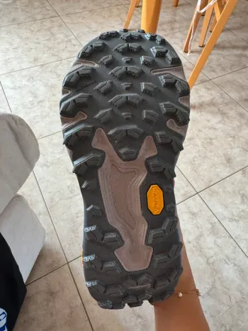 Used New Balance Fresh Foam X Hierro v9 bike — image 4 of 7