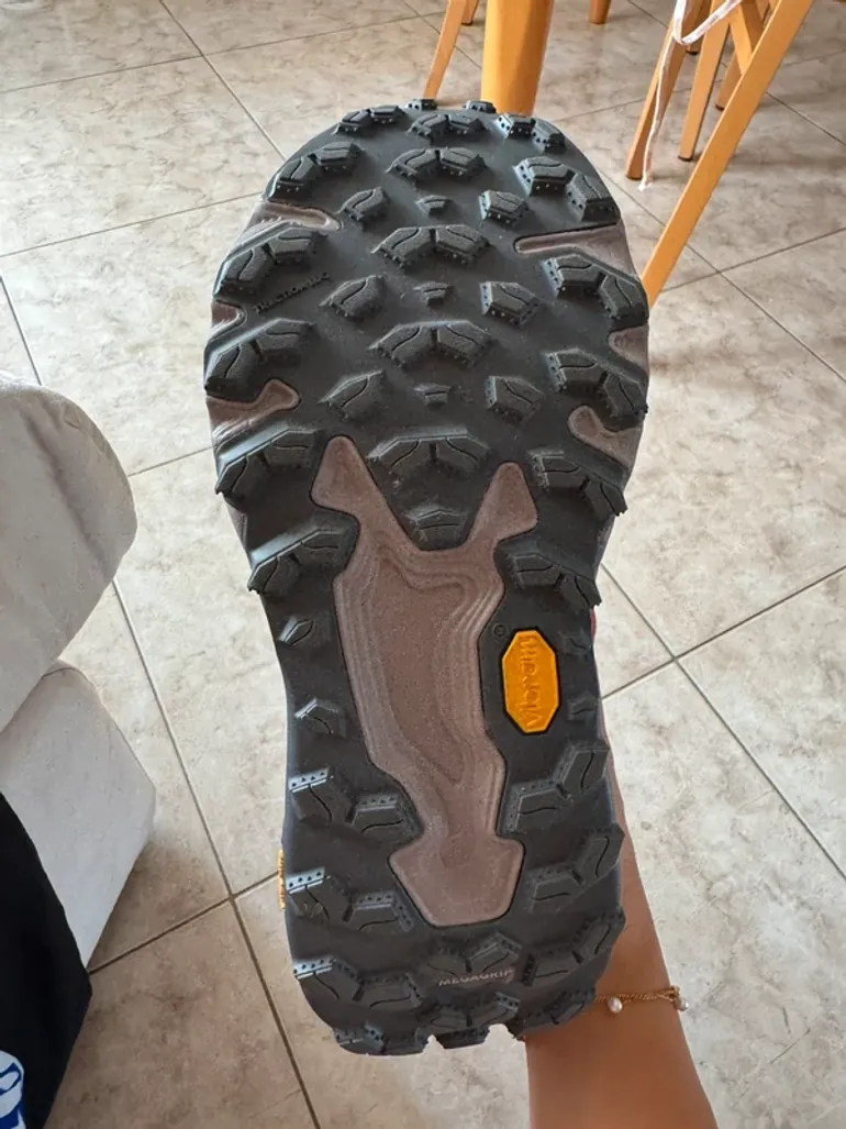 Used New Balance Fresh Foam X Hierro v9 bike — image 4 of 7