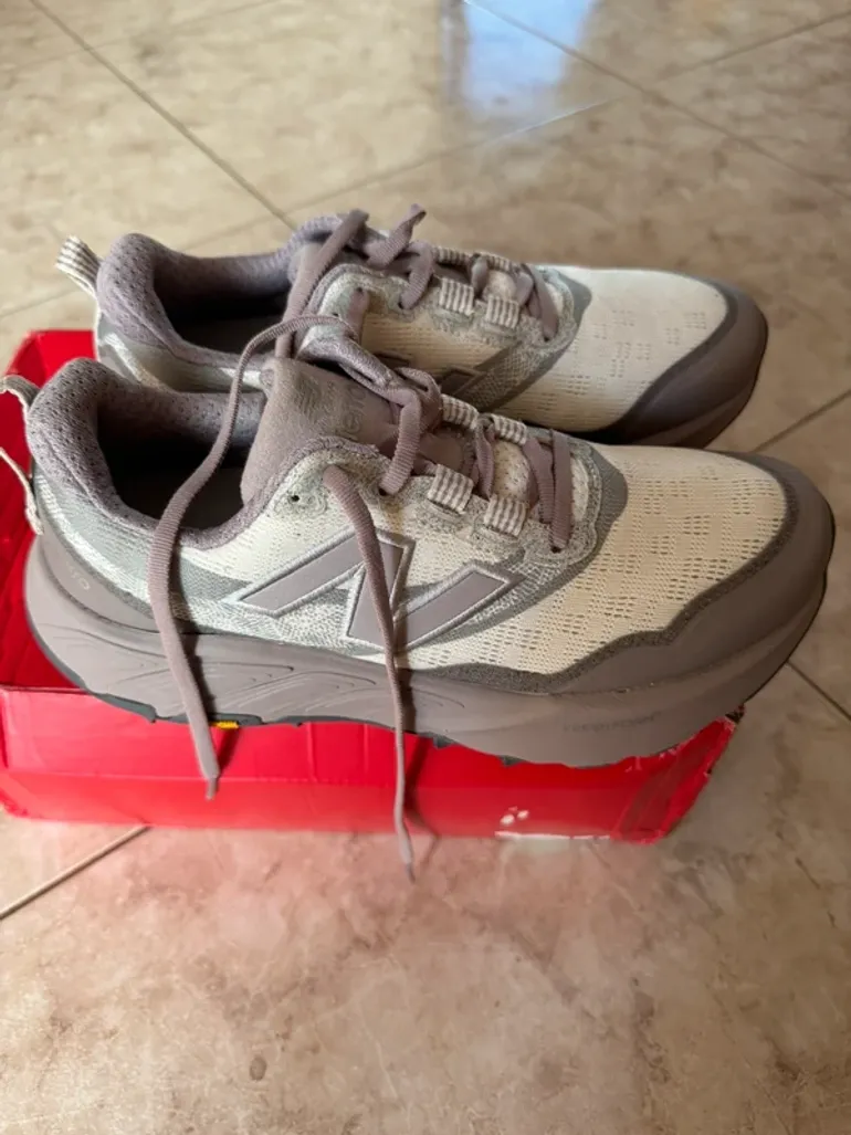 Used New Balance Fresh Foam X Hierro v9 bike — image 2 of 7