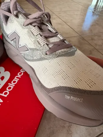 Used New Balance Fresh Foam X Hierro v9 bike — image 3 of 7