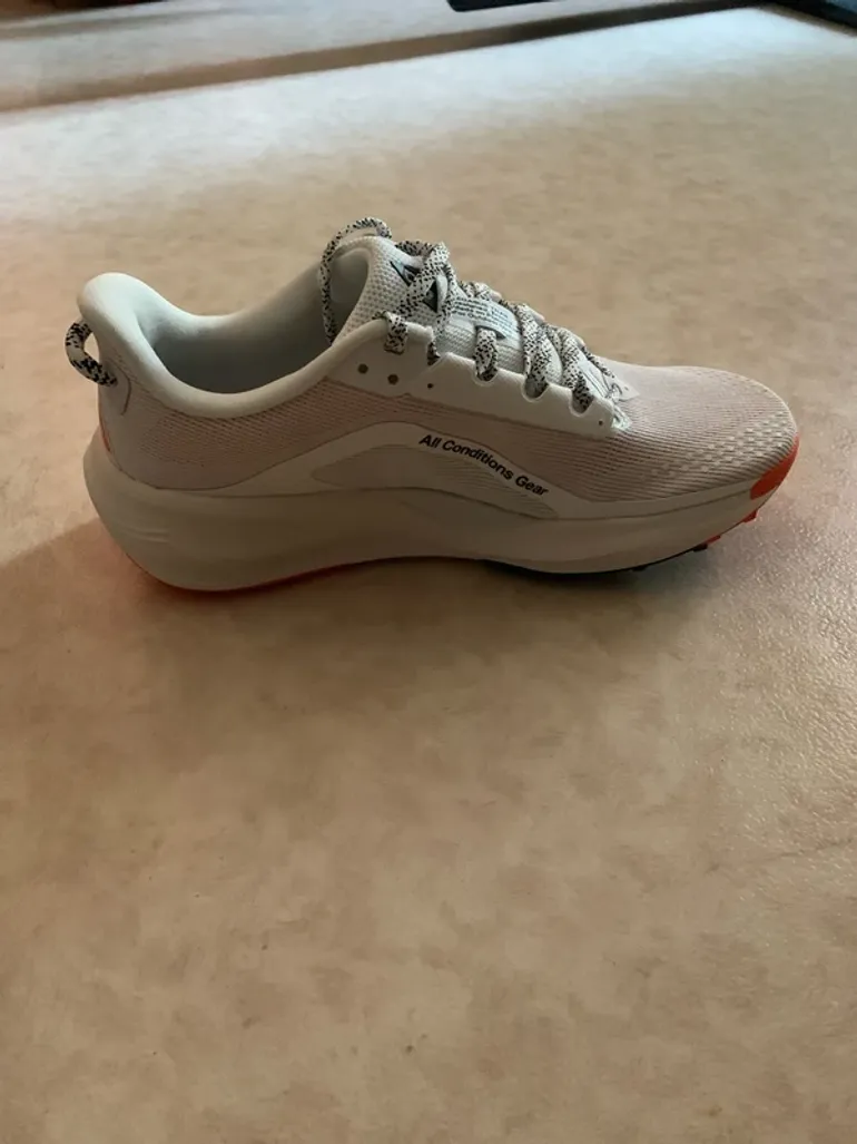 Used Nike Running Shoes bike — image 4 of 9