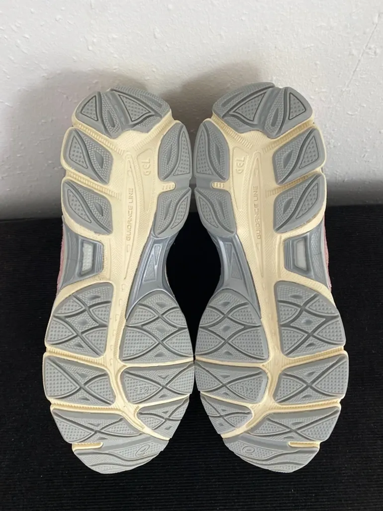 Tweedehands Asics Gel NYC bike — afbeelding 3 van 8