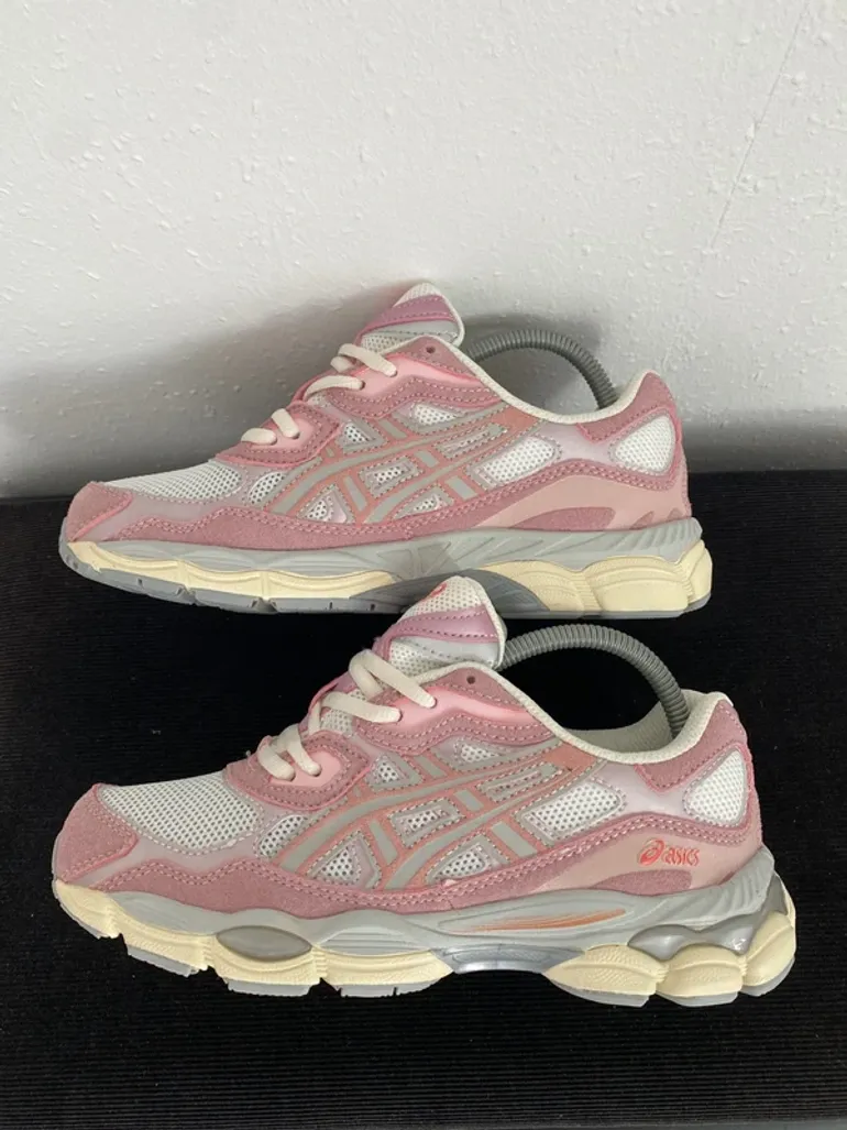 Tweedehands Asics Gel NYC bike — afbeelding 2 van 8