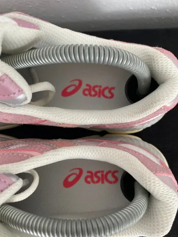 Tweedehands Asics Gel NYC bike — afbeelding 4 van 8