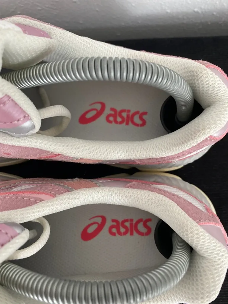Tweedehands Asics Gel NYC bike — afbeelding 4 van 8